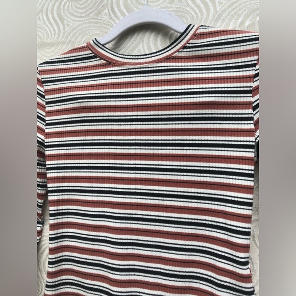 Striped Longsleeve Crew Neck Shirt - Picture 4 of 6